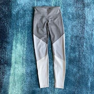 OLD NAVY ACTIVE COLOR BLOCKED LEGGINGS